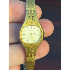 VTG Advance Gold Tone Wristwatch Dainty Untested